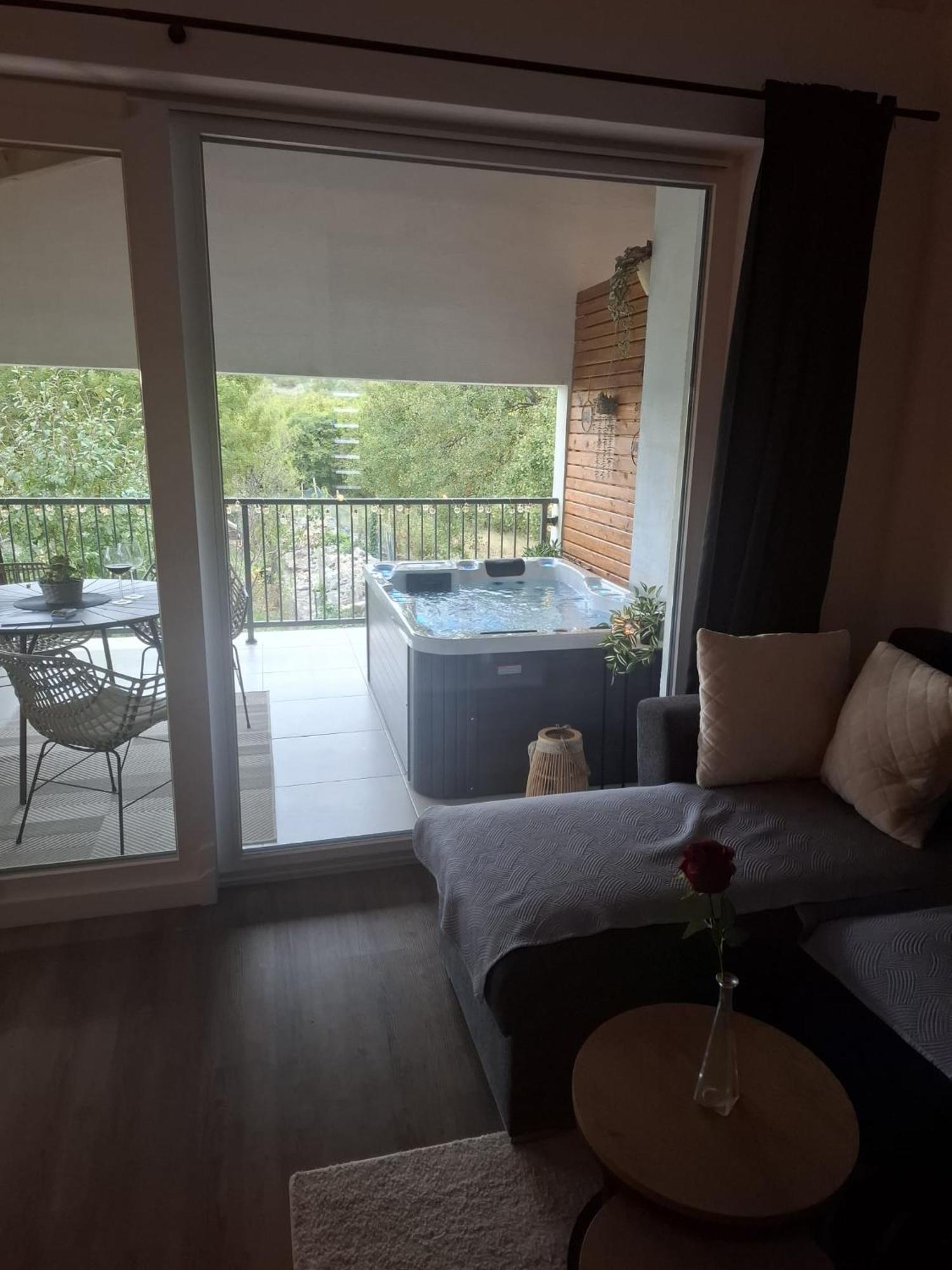 Apartman Pojine Gabonjin ภายนอก รูปภาพ